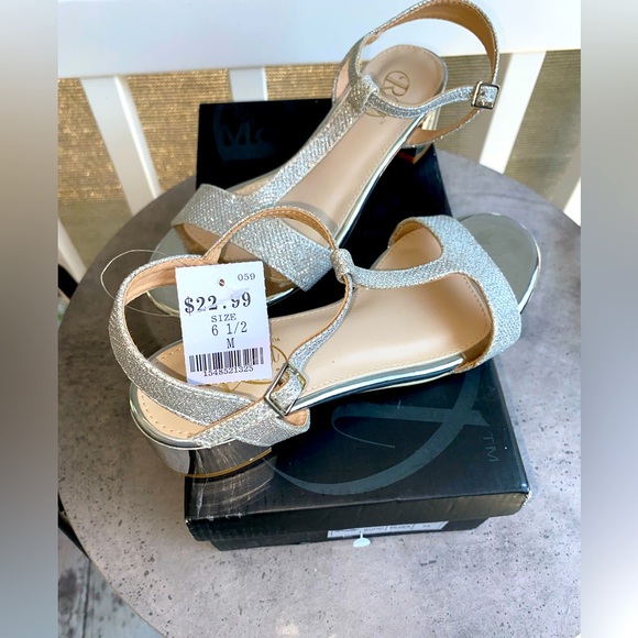 Rebel Wedge - Picture 1 of 14